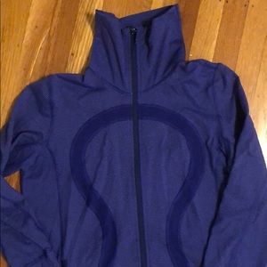 Lululemon instride - pigment blue -like new